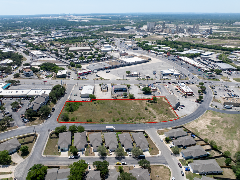 Naco Perrin, San Antonio, TX à vendre - Photo de l’immeuble – Image 1 sur 5