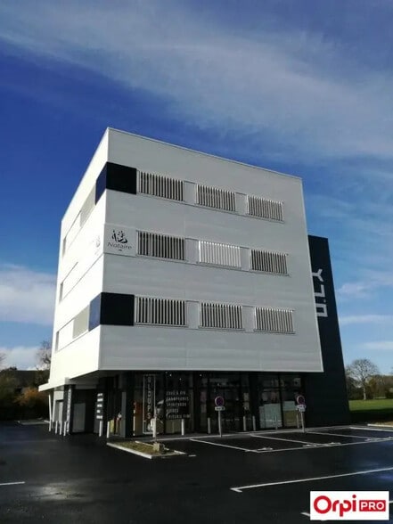 Bureau dans Plérin à louer - Photo de l’immeuble – Image 1 sur 10