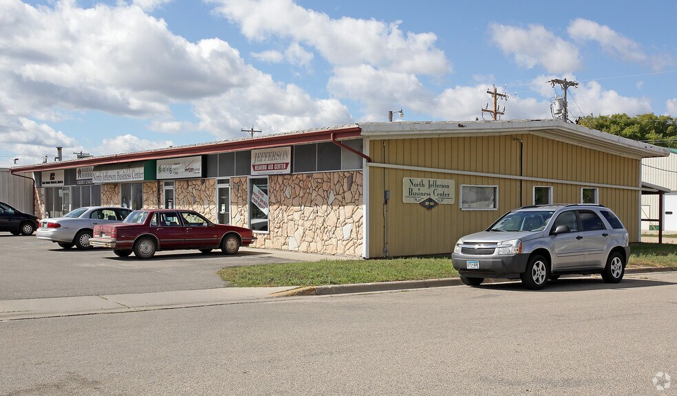 217-223 Jefferson St N, Wadena, MN à louer - Photo principale – Image 1 sur 2