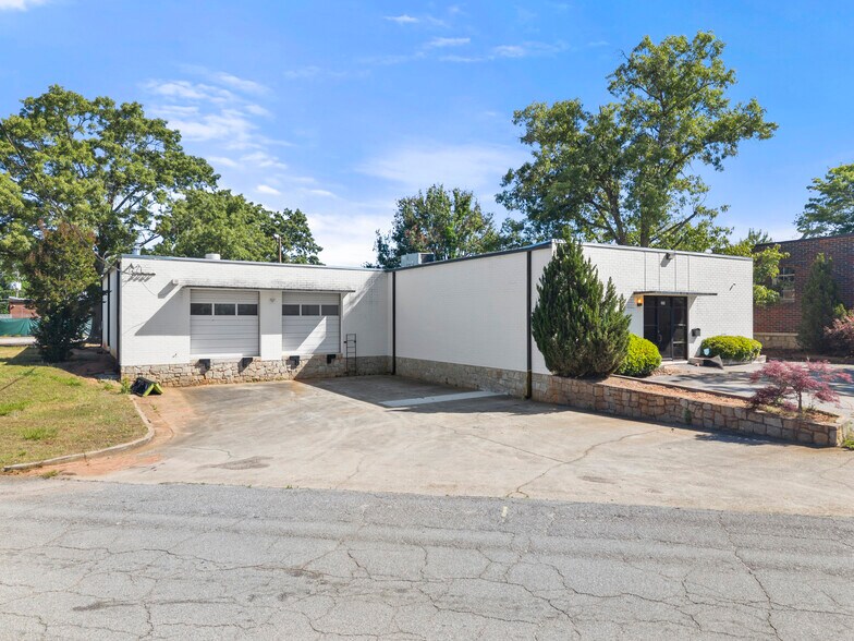 203 Rio Cir, Decatur, GA à louer - Photo de l’immeuble – Image 3 sur 6
