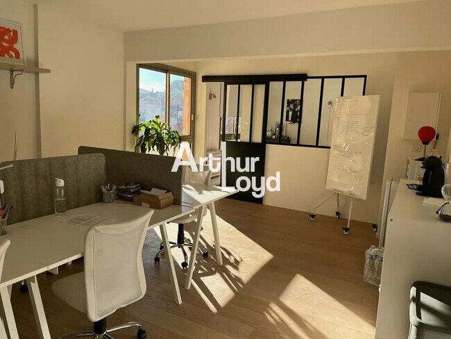 Plus de détails pour Bureau à louer