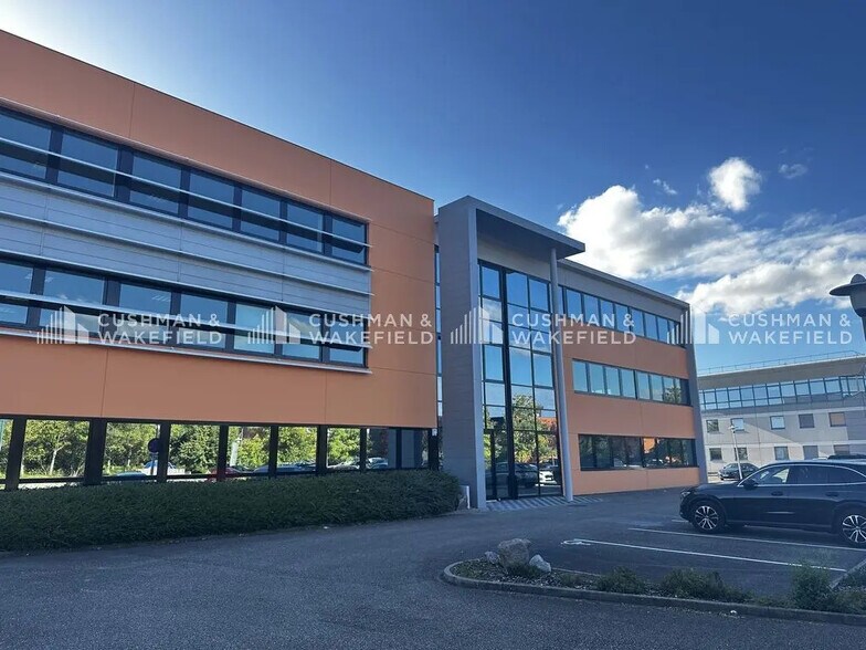 Bureau dans Entzheim à louer - Photo de l’immeuble – Image 1 sur 13