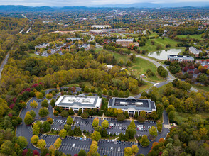 675 Peter Jefferson Pky, Charlottesville, VA - VUE AÉRIENNE  vue de carte - Image1