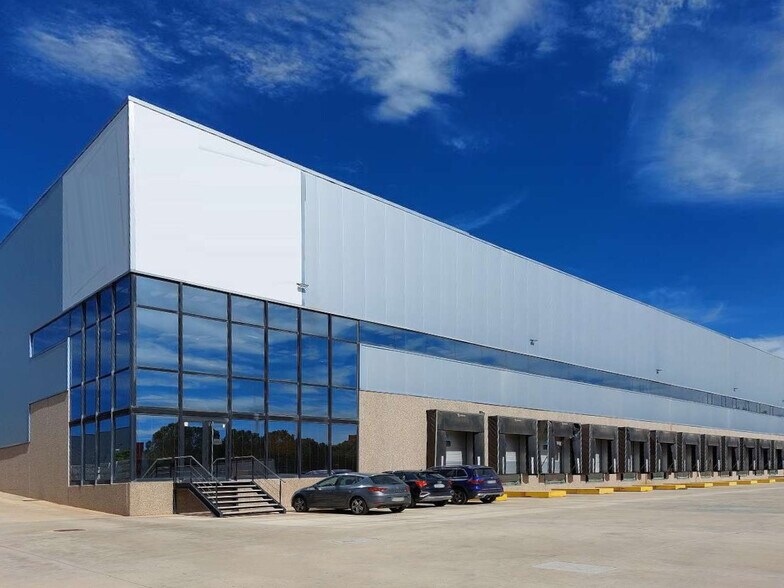 Industriel/Logistique dans Sallent, Barcelona à louer - Photo de l’immeuble – Image 1 sur 3