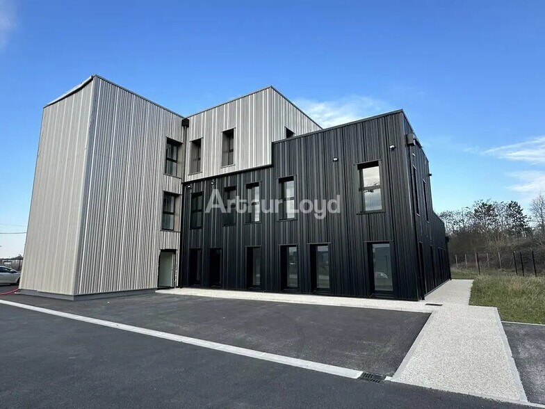 Bureau dans Bétheny à louer - Photo de l’immeuble – Image 2 sur 9