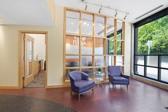 3251 Riverside Dr, Cincinnati, OH à louer Photo intérieure– Image 2 sur 19