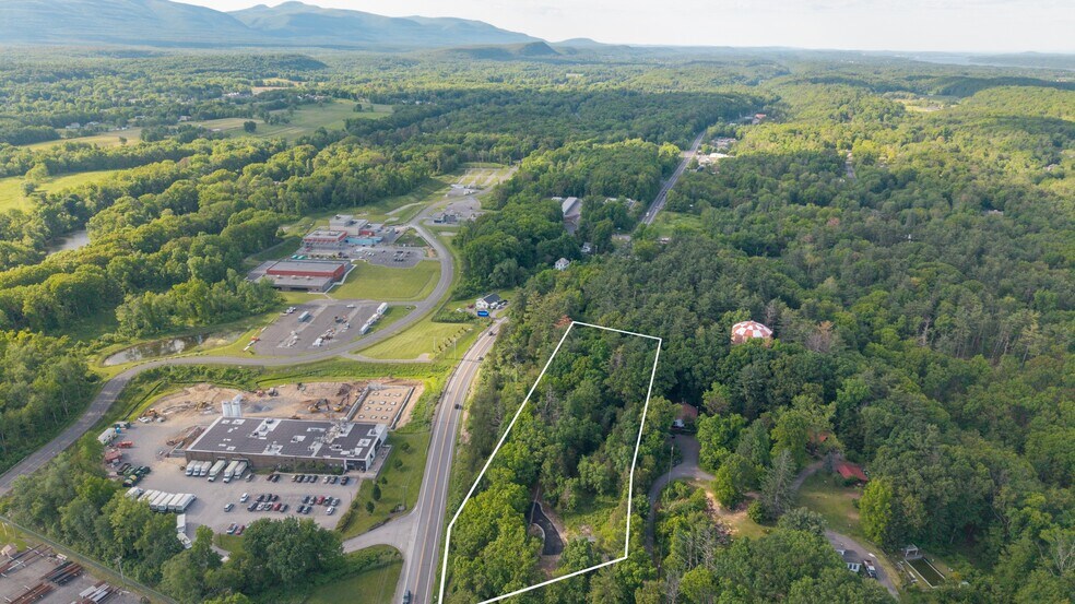 2096 Ulster Ave, Lake Katrine, NY à vendre - Photo de l’immeuble – Image 2 sur 61