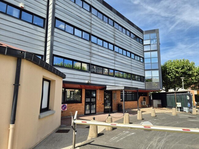 Plus de détails pour 7 Rue Roland Martin, Champigny-sur-Marne - Bureau à louer