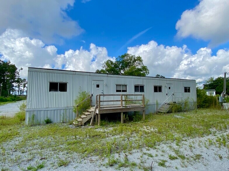122 Molly Ln, Stella, NC à louer - Photo de l’immeuble – Image 1 sur 9