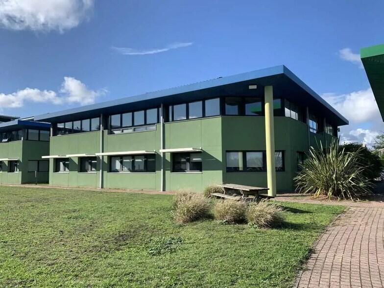 Bureau dans Canéjan à louer - Photo de l’immeuble – Image 2 sur 10