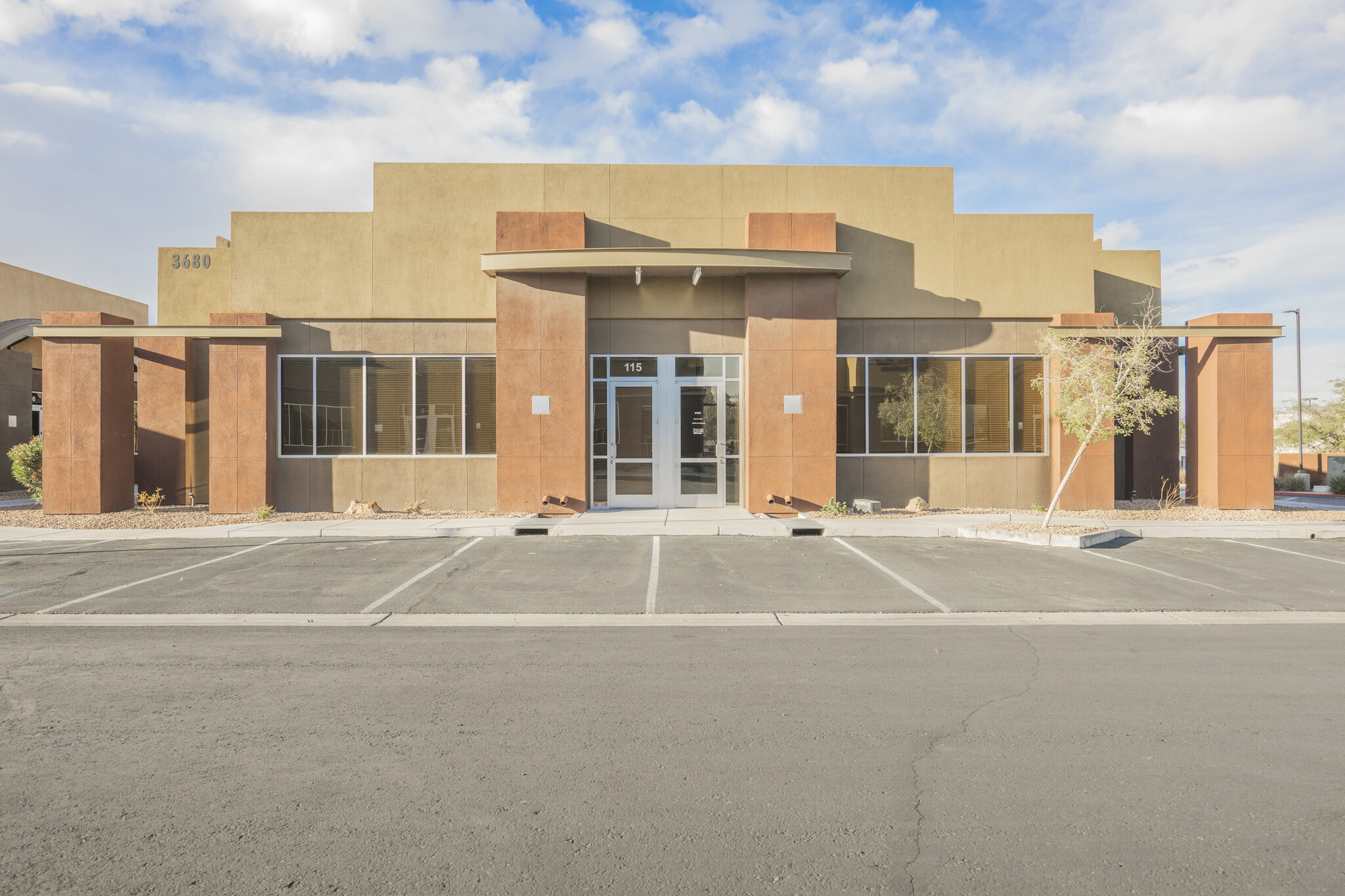 3680 E Sunset Rd, Las Vegas, NV à vendre Photo de l’immeuble– Image 1 sur 33