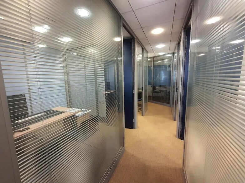 Bureau dans Montpellier à vendre - Photo de l’immeuble – Image 2 sur 7