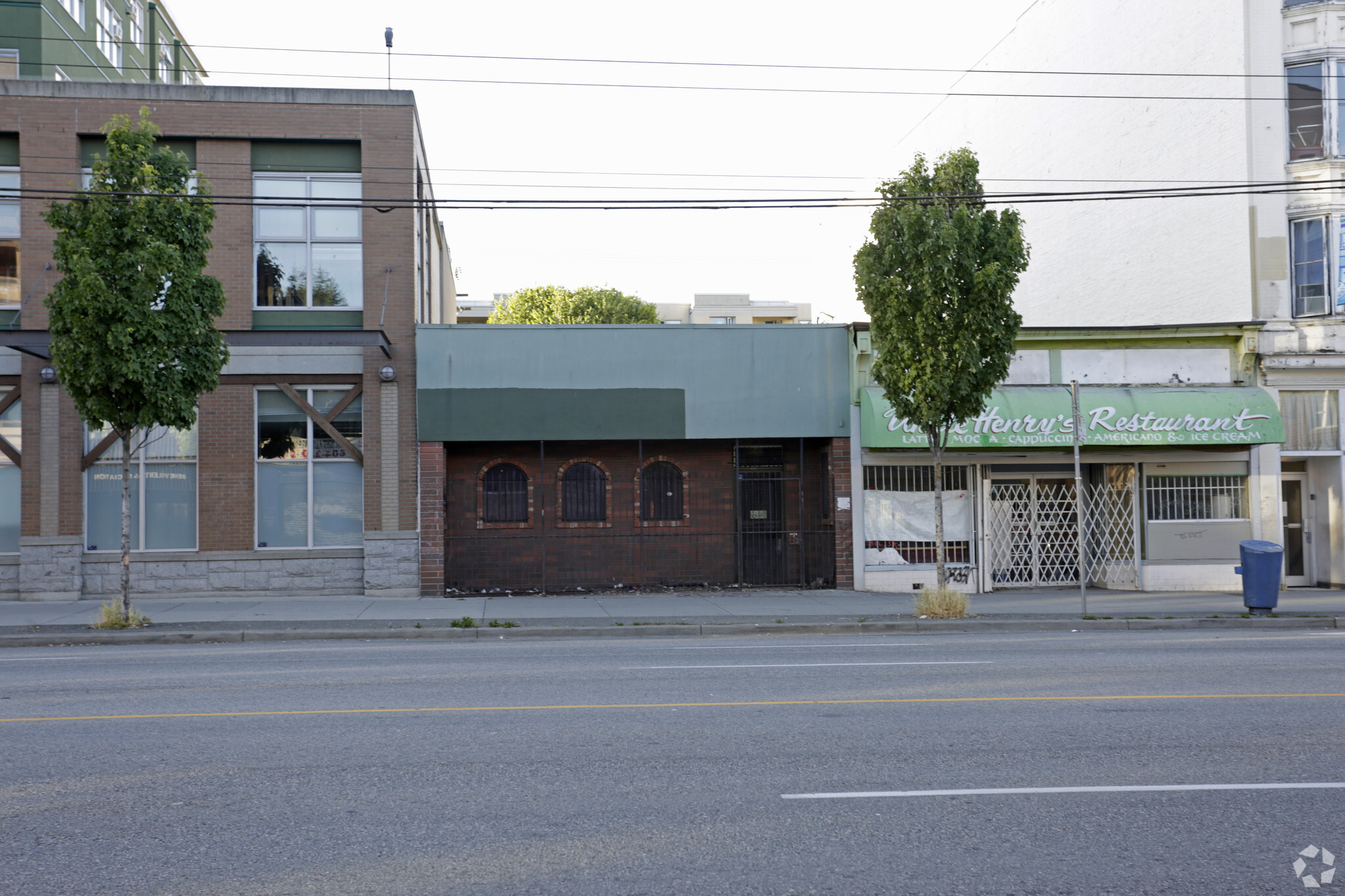 541 Hastings St E, Vancouver, BC à vendre Photo de l’immeuble– Image 1 sur 4