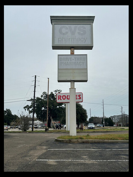 1422 E Pass Rd, Gulfport, MS à louer - Photo de l’immeuble – Image 3 sur 9
