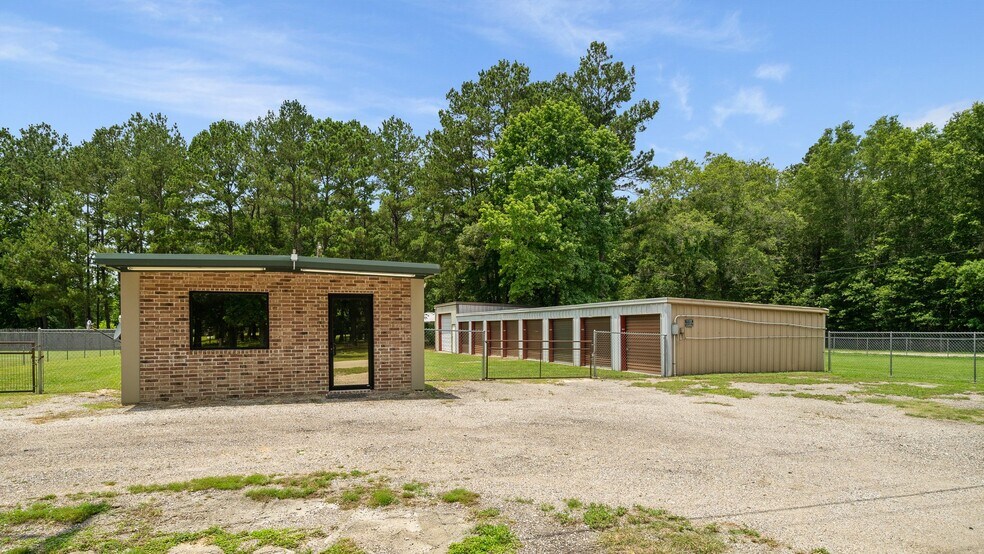 16100 Firetower Rd, Conroe, TX à vendre - Photo de l’immeuble – Image 3 sur 8