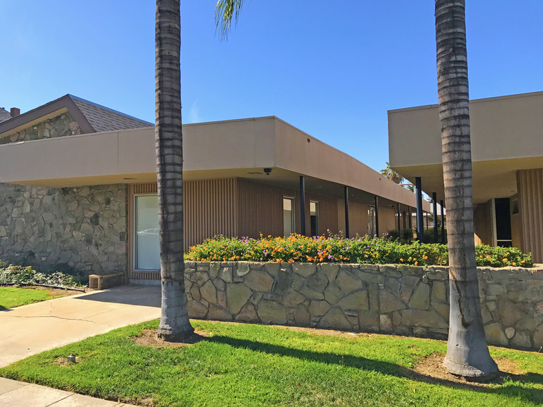 236 Cajon St, Redlands, CA à louer - Photo principale – Image 1 sur 1