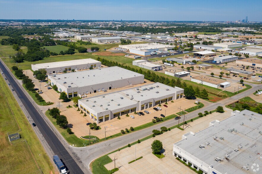3600 S MacArthur Blvd, Oklahoma City, OK à louer - Photo de l’immeuble – Image 2 sur 2