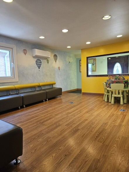 3767 Richmond Ave, Staten Island, NY à louer - Photo de l’immeuble – Image 3 sur 11