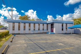 16350 NE 12th Ave, North Miami Beach, FL à louer Photo intérieure– Image 2 sur 18