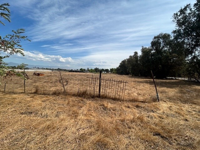 11139 Laurel Ave, Bloomington, CA à vendre - Autre – Image 2 sur 5