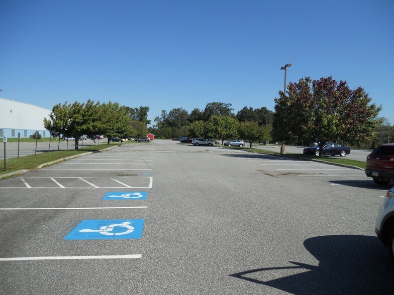 60 Starlifter Ave, Dover, DE à louer - Photo de l’immeuble – Image 3 sur 7