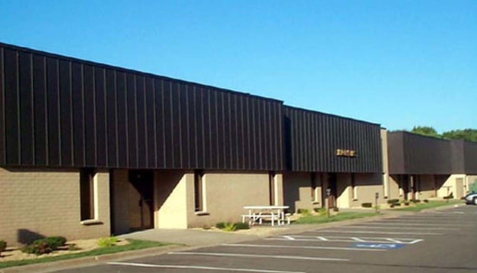 8000-8090 NE University Ave, Minneapolis, MN à louer - Photo de l’immeuble – Image 3 sur 8