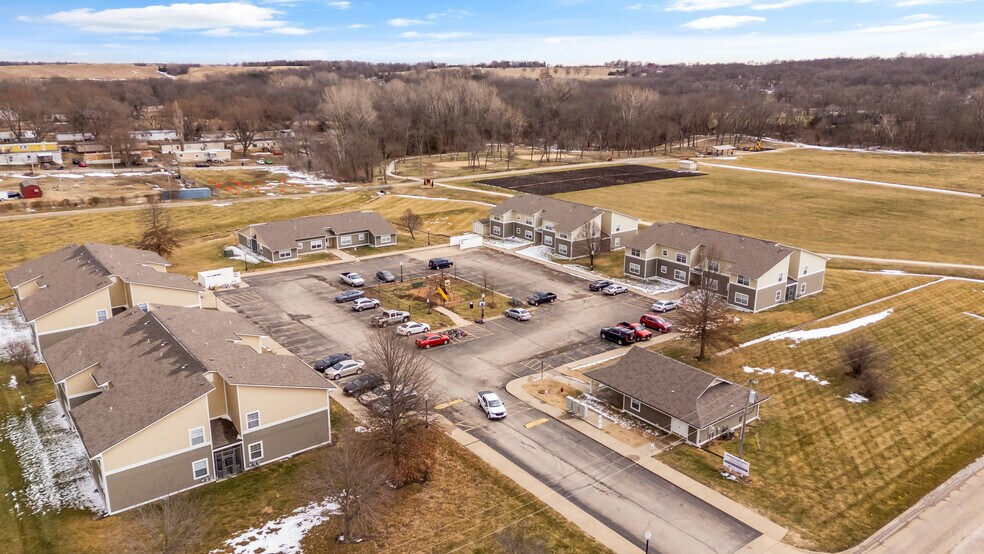 110 S Pennsylvania Ave, Holton, KS à vendre - Photo de l’immeuble – Image 1 sur 10