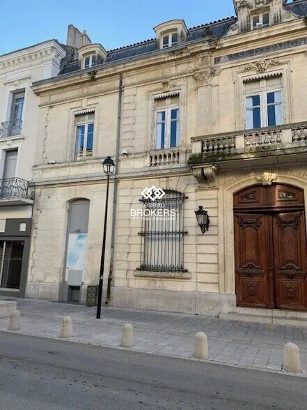 Bureau dans Orange à vendre - Photo de l’immeuble – Image 3 sur 30