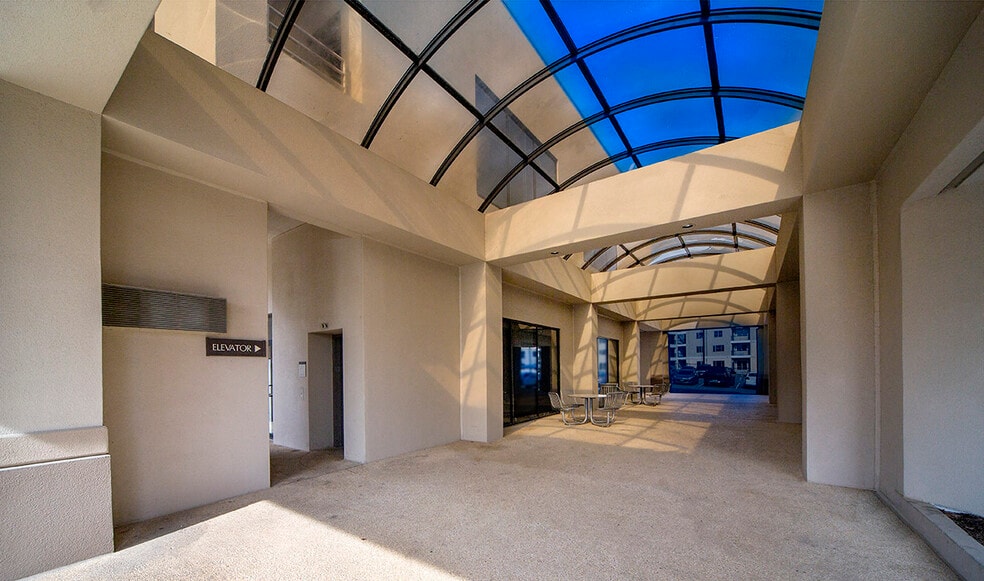 5282 Medical Dr, San Antonio, TX à louer - Photo intérieure – Image 3 sur 4