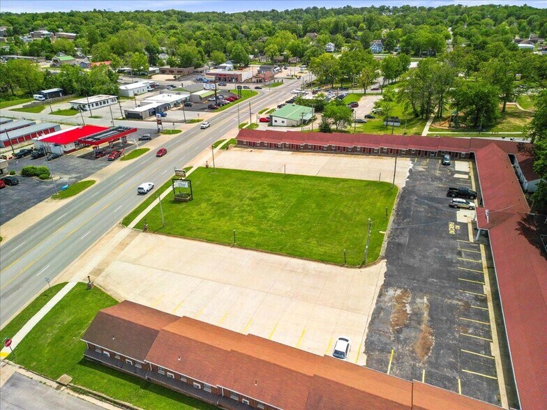 505 Porter Wagoner Blvd, West Plains, MO à vendre - Photo de l’immeuble – Image 3 sur 12