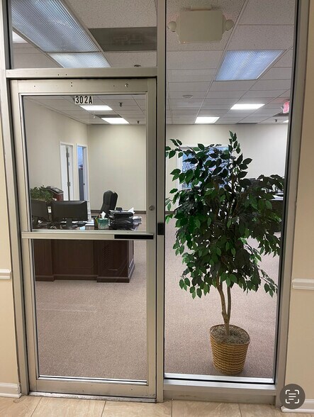 100 Morris Ave, Springfield, NJ à louer - Photo de l’immeuble – Image 2 sur 14