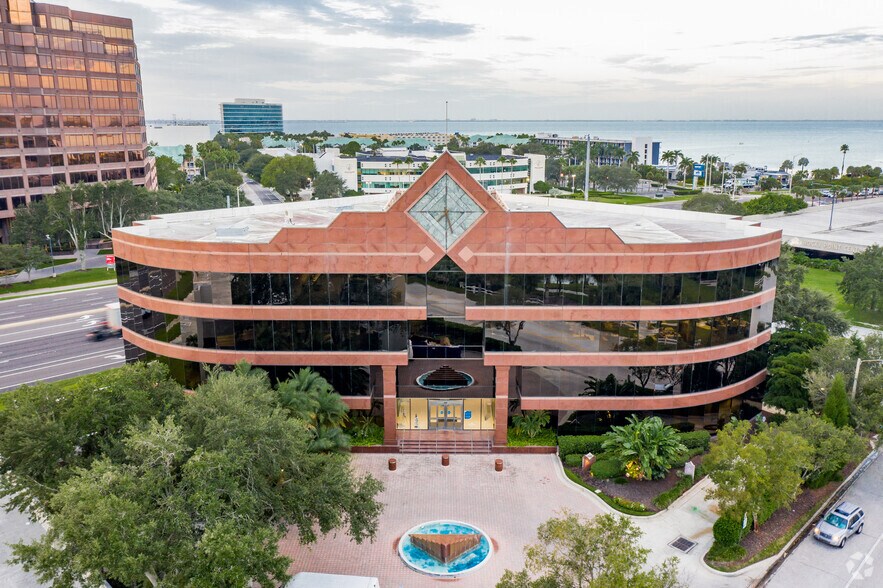 3001 N Rocky Point Dr E, Tampa, FL à louer - Aérien – Image 3 sur 3