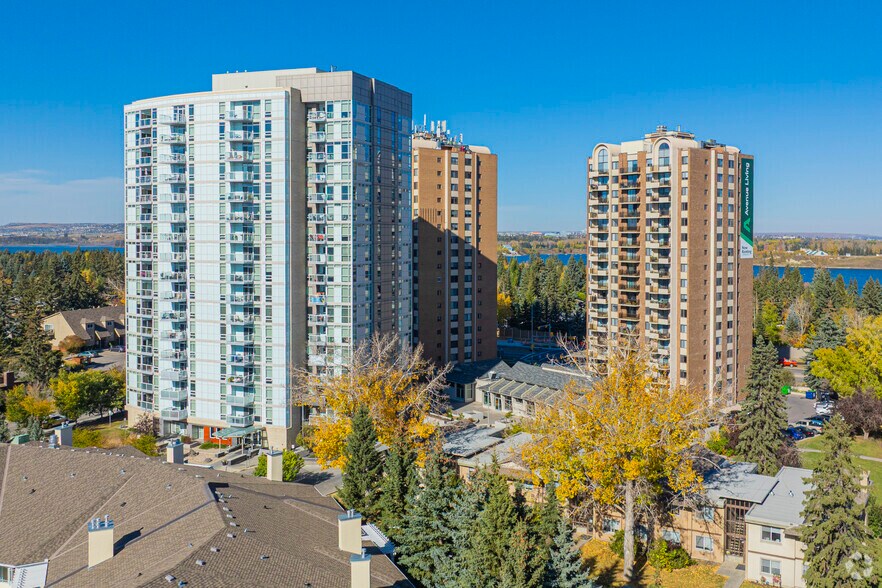 2105 90 Av SW, Calgary, AB à louer - Photo de l’immeuble – Image 3 sur 115