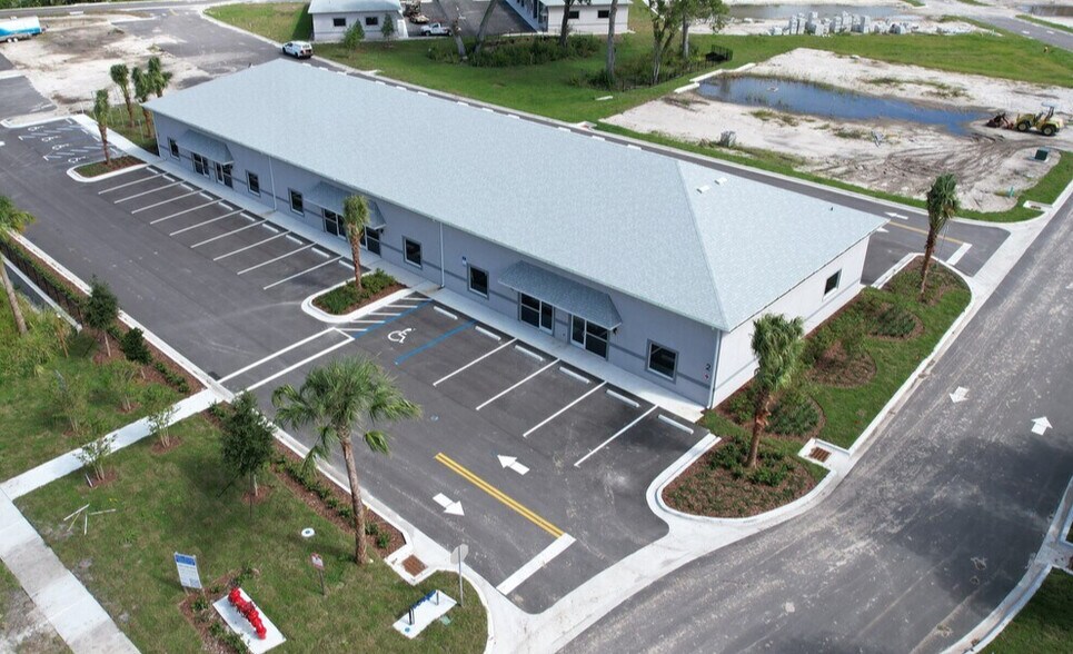 1101 Reed Canal Rd, Port Orange, FL à vendre - Photo de l’immeuble – Image 2 sur 21