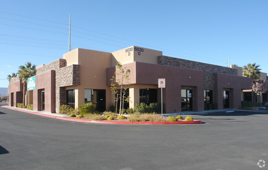 6030 S Rainbow Blvd, Las Vegas, NV à louer - Photo principale – Image 1 sur 33