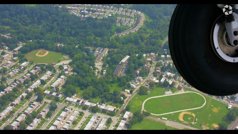 311-313 N Sycamore Ave, Clifton Heights, PA à vendre - Vidéo aérienne – Image 2 sur 19