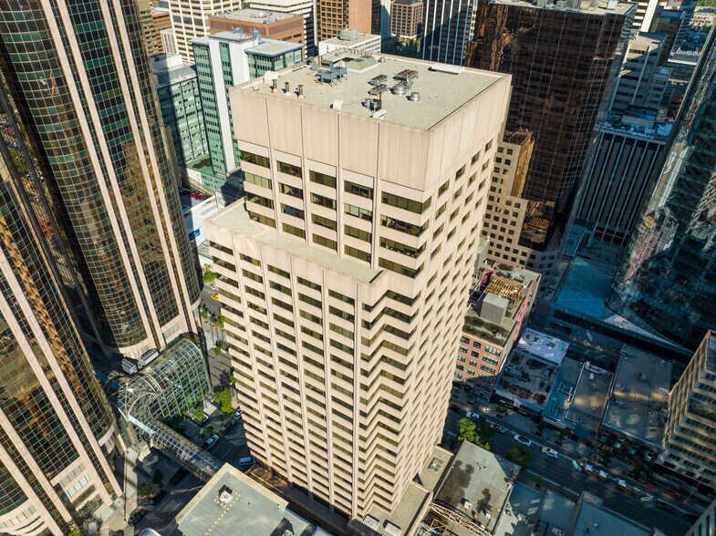 635 8th Ave SW, Calgary, AB à louer - Photo de l’immeuble – Image 3 sur 3