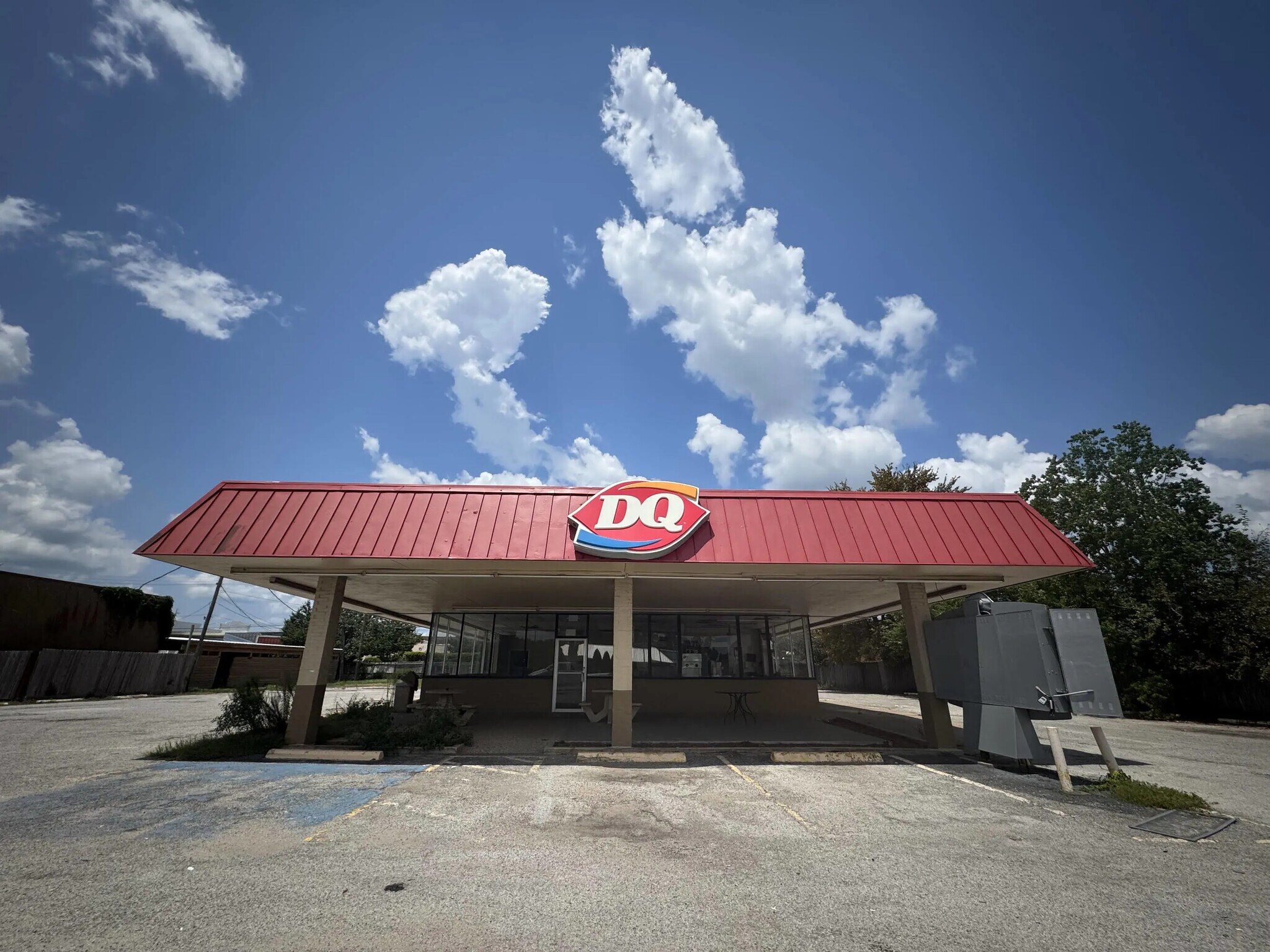 104 E Highway 90, Dayton, TX à vendre Photo de l’immeuble– Image 1 sur 5