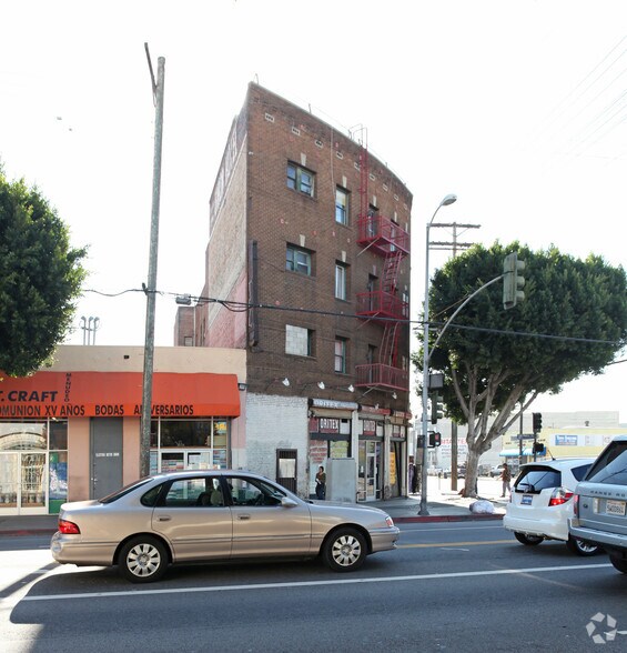 705 E 9th St, Los Angeles, CA à vendre - Photo de l’immeuble – Image 2 sur 2