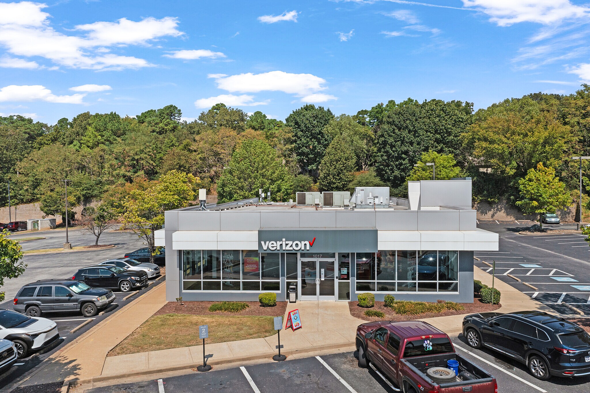 1017 Vann Dr, Jackson, TN à vendre Photo de l’immeuble– Image 1 sur 20