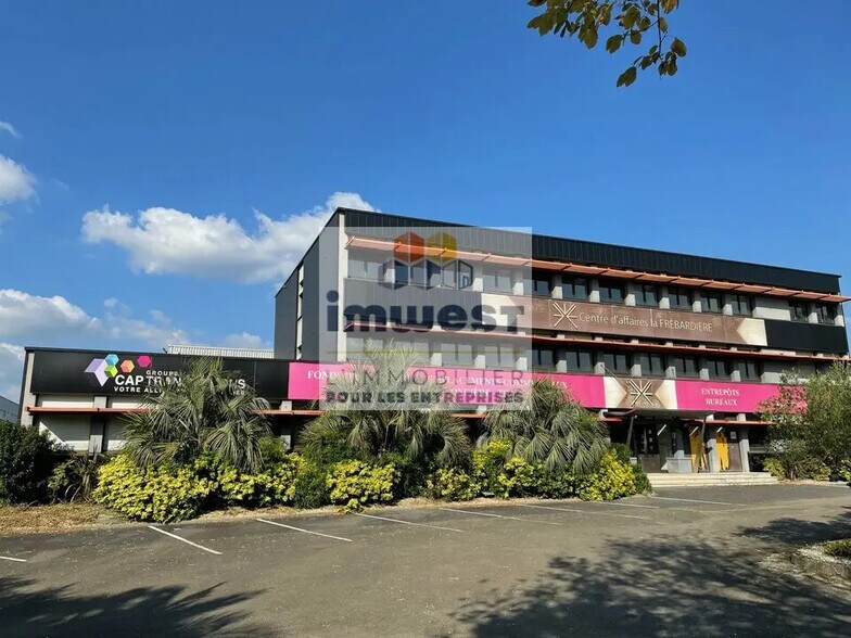 Bureau dans Rennes à louer - Photo de l’immeuble – Image 3 sur 20