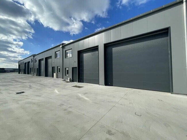Plus de détails pour Industriel/Logistique à louer