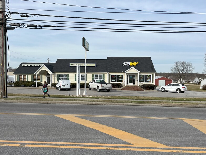 15444-15446 W High St, Middlefield, OH à louer - Photo de l’immeuble – Image 1 sur 5