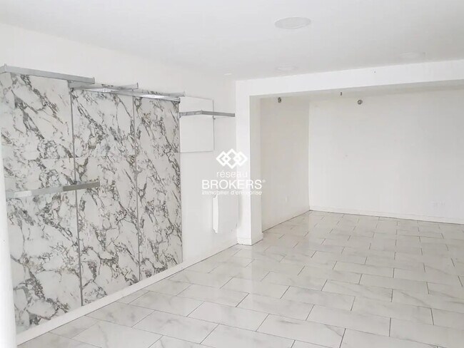 Plus de détails pour Local commercial à louer