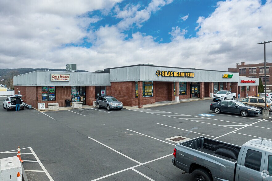 58-62 East St, Plainville, CT à vendre - Photo de l’immeuble – Image 3 sur 6