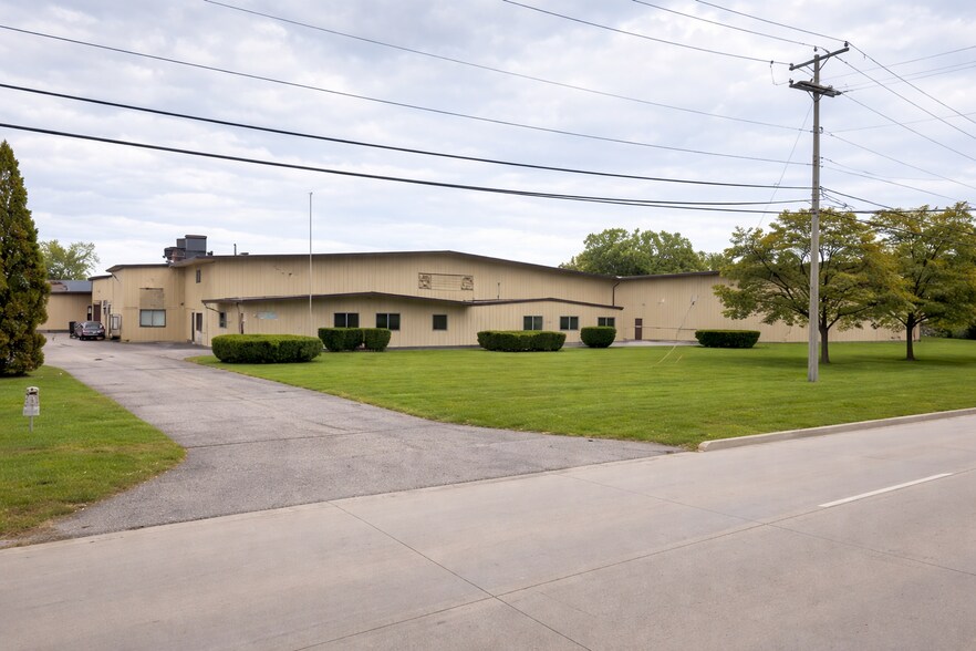 1631 Dove St, Port Huron, MI à louer - Photo de l’immeuble – Image 3 sur 12