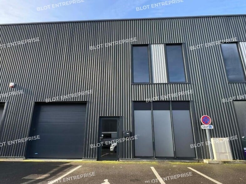 Industriel/Logistique dans Vern-sur-Seiche à louer - Photo de l’immeuble – Image 1 sur 7