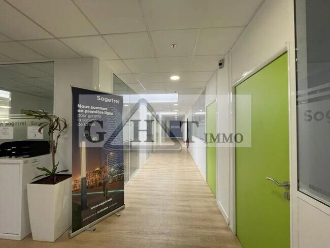 Plus de détails pour Bureau, Industriel/Logistique à louer