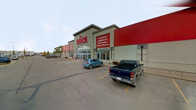 11345 104 Av, Grande Prairie, AB à louer - Photo de l’immeuble – Image 2 sur 2