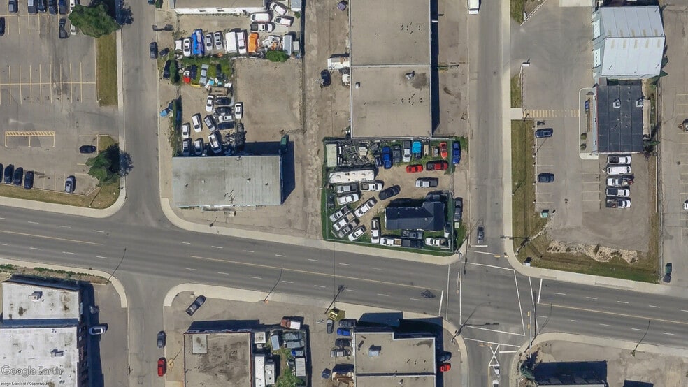 3603 Edmonton Trl NE, Calgary, AB à louer - Photo de l’immeuble – Image 3 sur 6